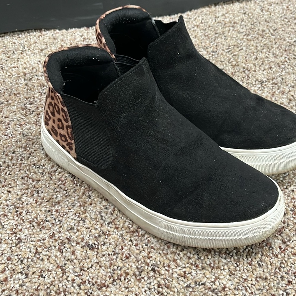Leather shoes